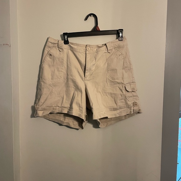 Cargo shorts - Picture 2 of 2